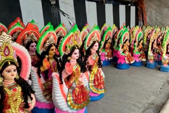 Heavy Prices of Laxmi idols in Agartala, sellers facing losses Heavy Prices of Laxmi idols in Agartala, sellers facing losses